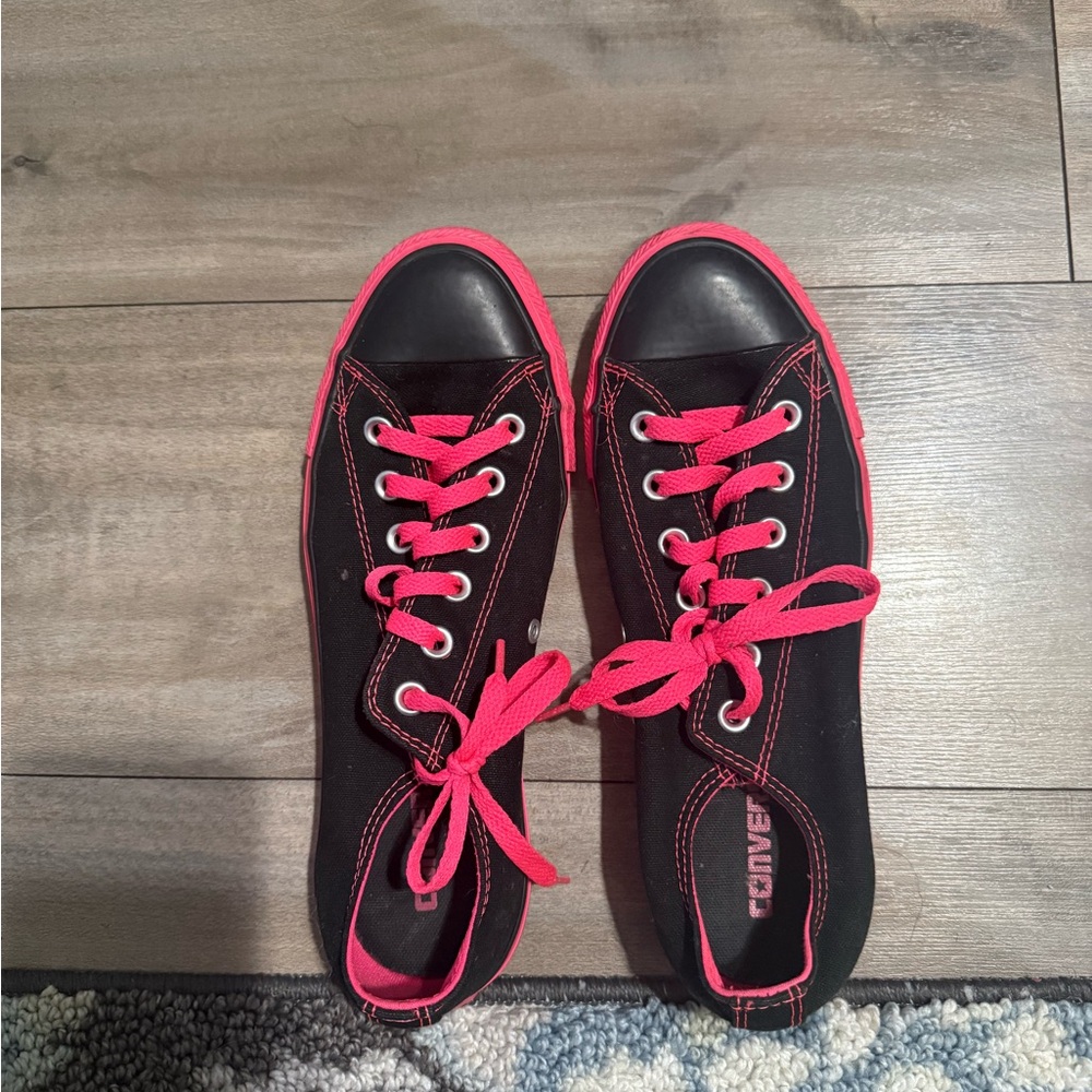 Converse Women's Black and Pink Lace-Up Sneakers